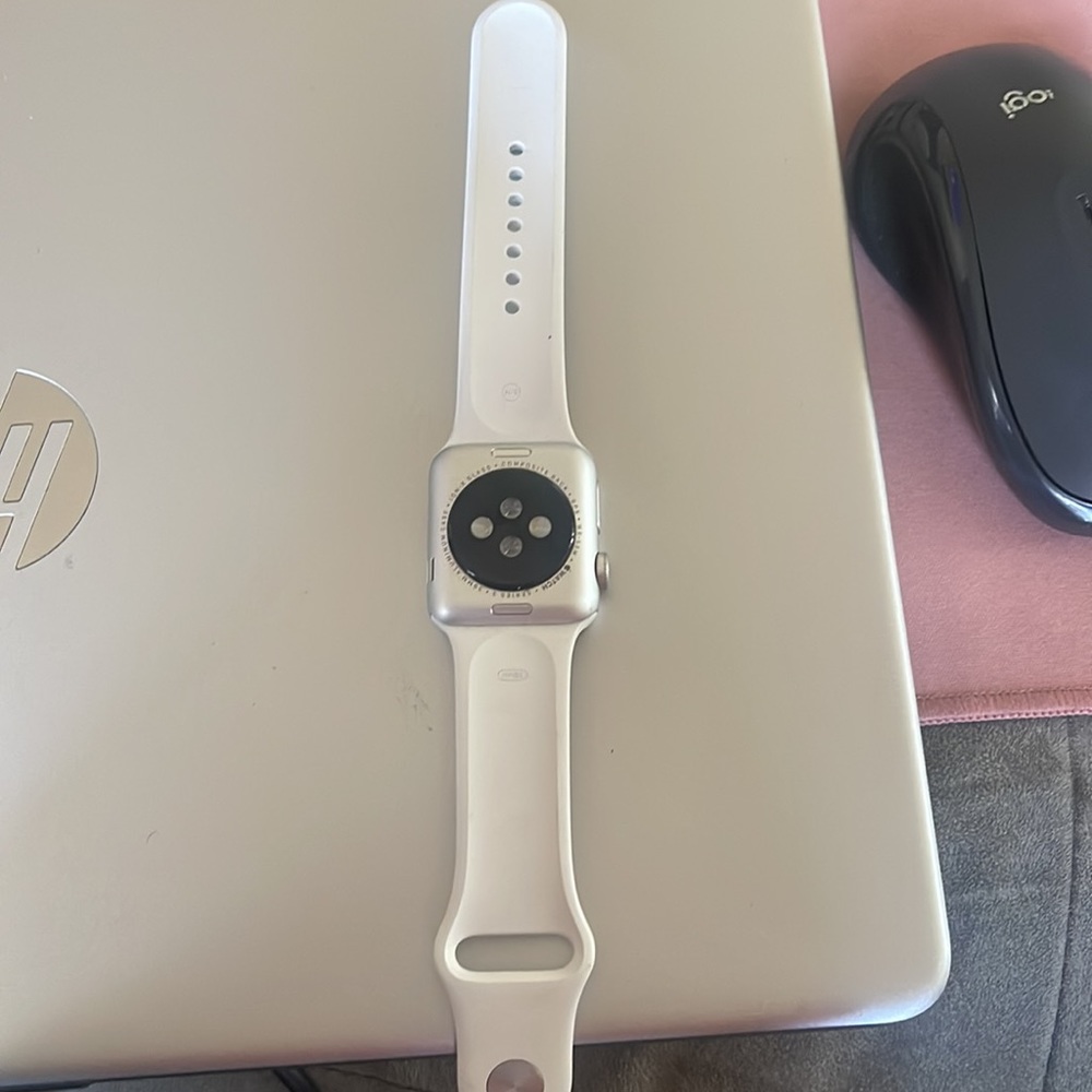 Apple Watch - Picture 2 of 2